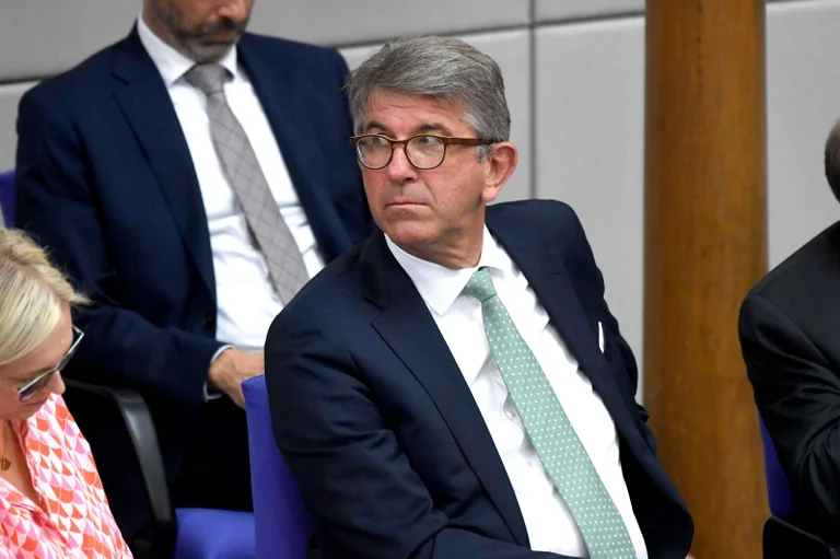 Vorschaubild: Weimer mauert: Lässt die Bundesregierung Correctiv weiter Steuergeld kassieren?