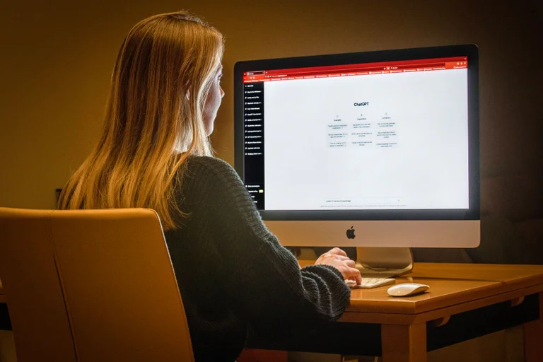 Vorschaubild: Studie: Künstliche Intelligenz kostet junge Leute ihre Jobs