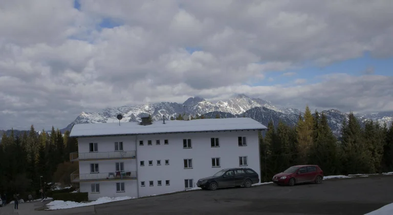 Vorschaubild: Film klagt: Berge sind für Asylbewerber psychische Folter