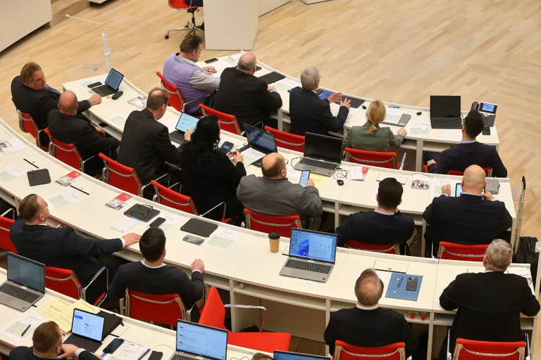 Vorschaubild: Brandenburg: Fünf AfD-Abgeordnete weiter unter VS-Beobachtung