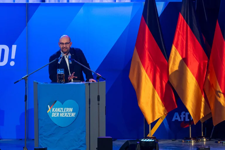 Vorschaubild: AfD Bayern im Chaos: Sechs Bezirksverbände drängen auf Neuwahl des Landesvorstandes