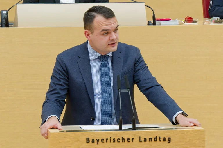 Vorschaubild: AfD lehnt Ausweitung der Kostenübernahme für Abtreibungen ab