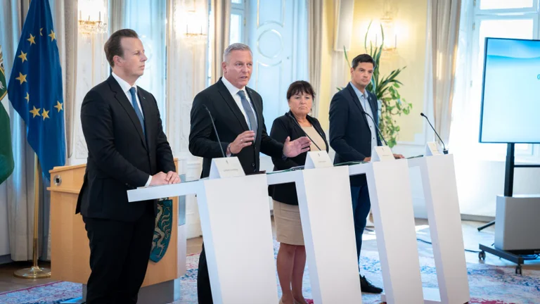 Vorschaubild: Steiermark: Blau-schwarze Koalition zieht Schrauben bei Sozialhilfe an