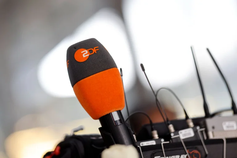 Vorschaubild: Fehlende Staatsferne? Landesregierung zahlte ÖRR-Journalisten tausende Euro