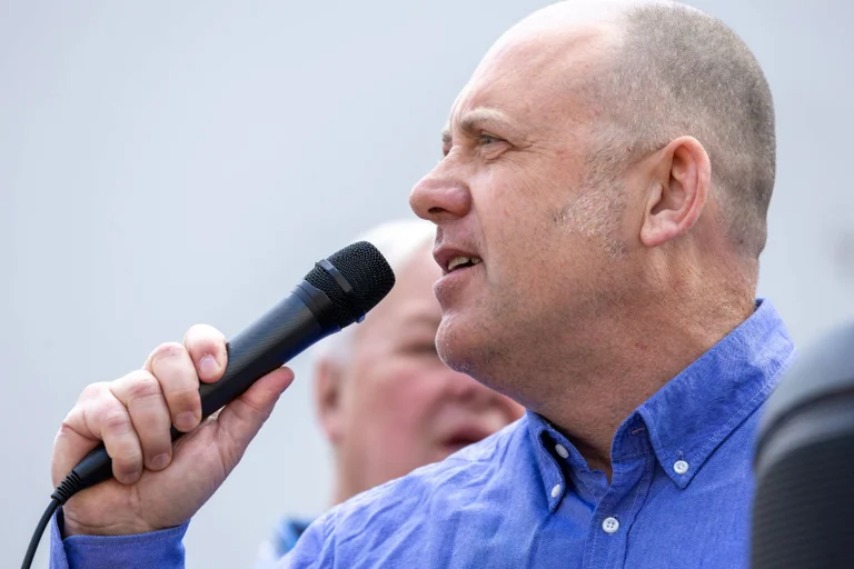 Vorschaubild: Vom Rathaus in die Weltpolitik: AfD-Ausschluss landet im Weißen Haus