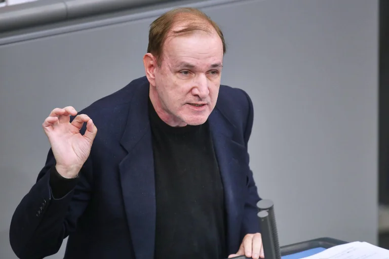 Vorschaubild: Nach Betrugswelle: AfD fordert Stopp von Einbürgerungen