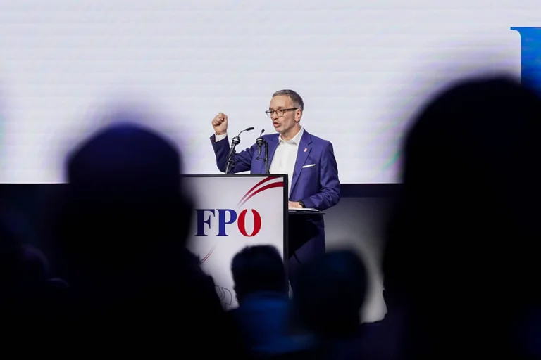 Vorschaubild: Missbrauch einer 12-Jährigen: Kickl nach Freispruch der Angeklagten fassungslos