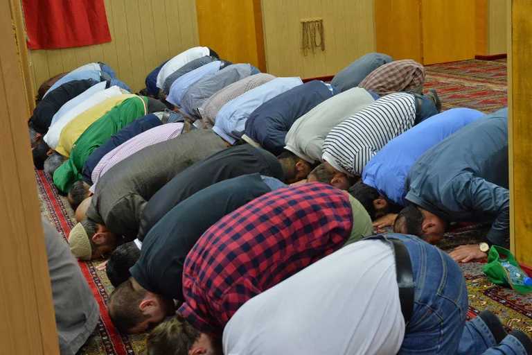 Vorschaubild: Niedersachsen: Moscheen platzen aus allen Nähten – Gemeinden wollen mehr Raum