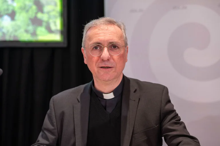 Vorschaubild: Kirche als Migrationsmotor: Erzbischof Heße sieht Flüchtlingshilfe als Fundament