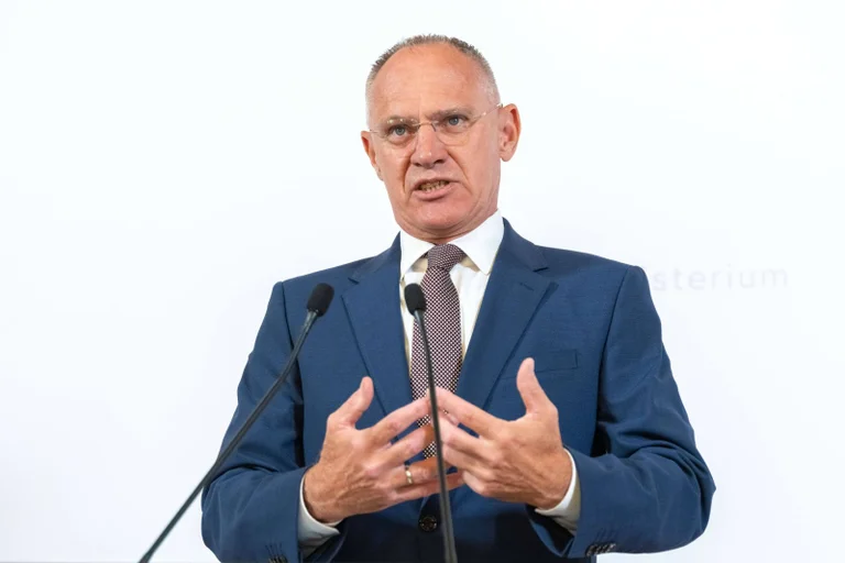 Vorschaubild: ÖVP feiert einzelne Abschiebung nach Afghanistan – NGO tobt