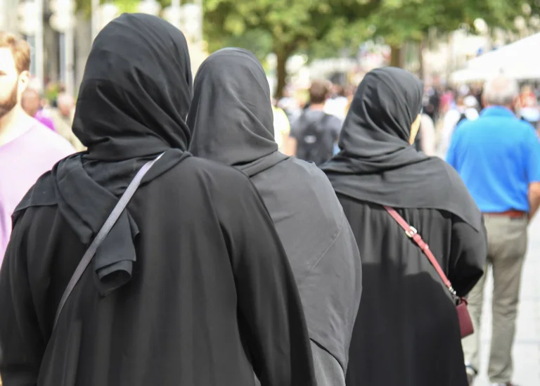 Vorschaubild: Österreich: Syrer trotz Ende der Assad-Regierung im September unter Hauptantragsstellern