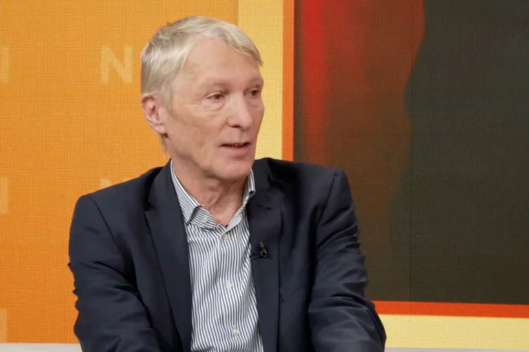 Vorschaubild: Obskurer Vorwurf bei Nius: Historiker sieht in Chrupalla größeren „Demokratiegefährder“ als in Steinmeier