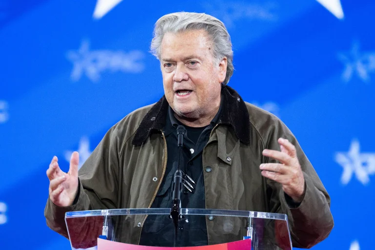 Vorschaubild: Bericht: Trump-Vordenker Bannon wollte Epsteins Image mit MAGA rehabilitieren