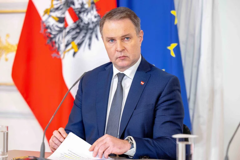 Vorschaubild: Staatlich gelenktes Kontrollsystem? Scharfe FPÖ-Kritik an Bablers Medienreform