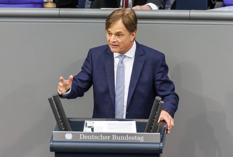 Vorschaubild: Anbiederung an Union: Baumann bietet Union Unterstützung für Minderheitsregierung an