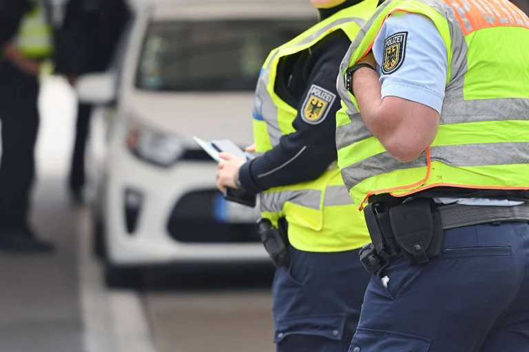 Vorschaubild: Bayern: Zahl der Schleuserfälle steigt seit Jahren deutlich an – Tatverdächtige überwiegend Ausländer