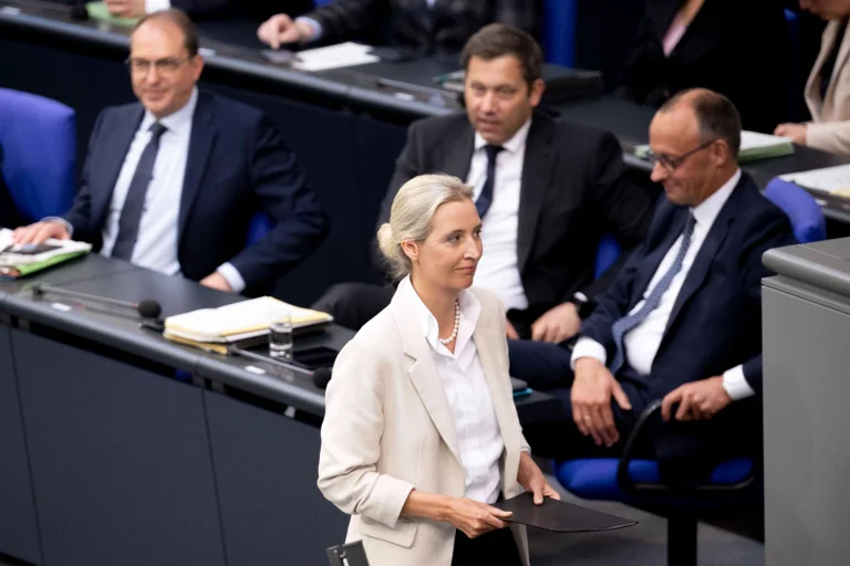 Vorschaubild: Neue Umfrage: AfD-Chefin Weidel punktet auch bei Kanzlerfrage und liegt vor Merz