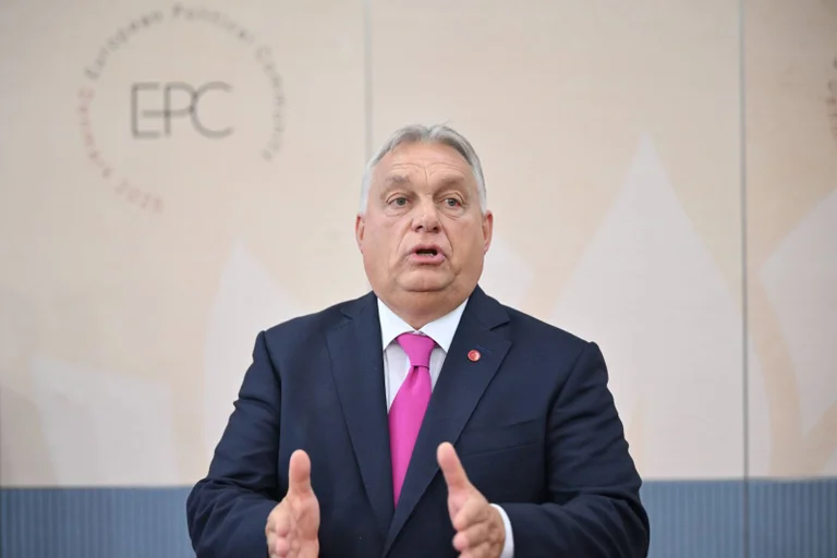 Vorschaubild: Orbán: „Kommt zu Weihnachten nach Ungarn – hier gibt es keine illegalen Migranten“