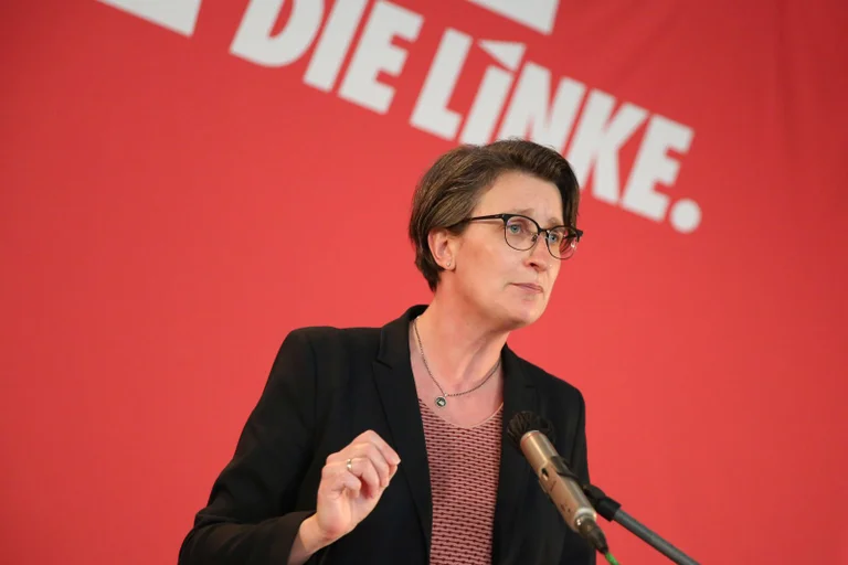 Vorschaubild: Mecklenburg-Vorpommern: Linken-Politikerin riss mehrere Deutschlandfahnen von Häusern