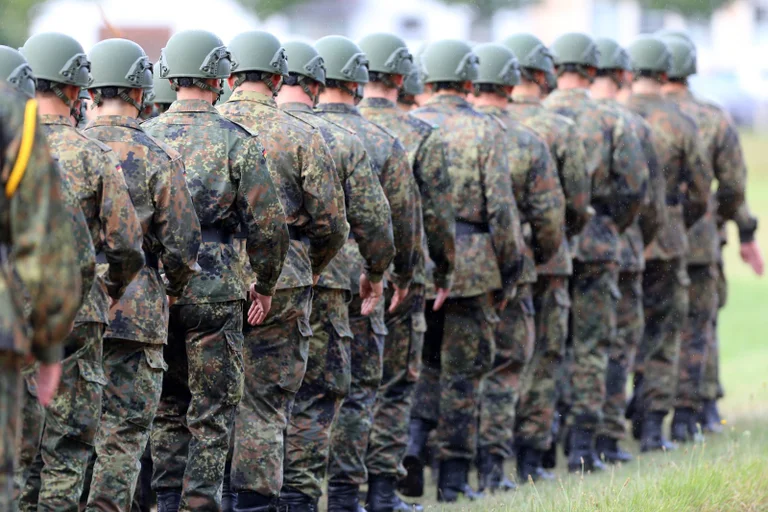 Vorschaubild: Der Staat will Soldaten, aber kein Volk: Warum die Wehrpflicht heute fehl am Platz ist