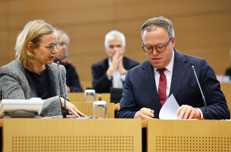 Vorschaubild: Skandal um Einbürgerungen: Thüringer Landesregierung bestätigt Betrug – und bleibt untätig