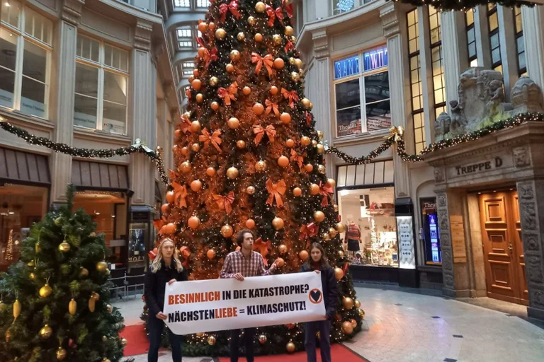 Vorschaubild: „Ich unterstütze ihre Sache“: Staatsanwalt und Richterin verharmlosen Angriffe von Klimaaktivisten