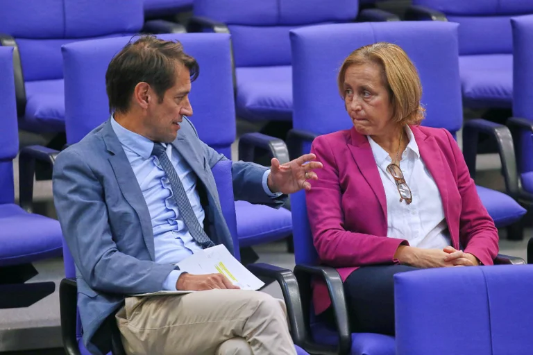 Vorschaubild: Regimewechsel-Fantasien: AfD-Bundestagsfraktion wollte Schah-Sohn nach Berlin einladen