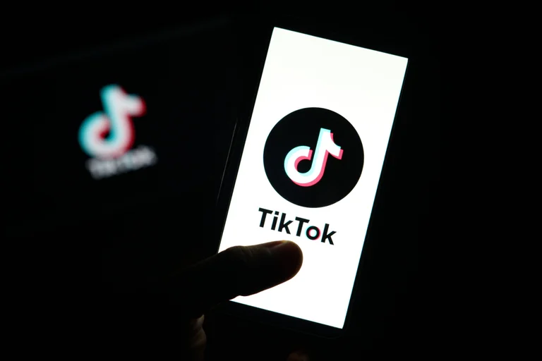 Vorschaubild: TikTok verbietet offenbar das Schreiben über Epstein