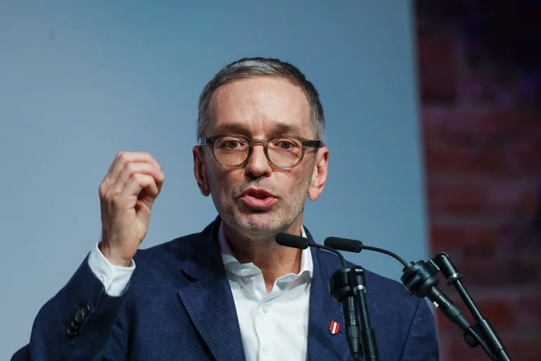 Vorschaubild: „Das Boot ist längst voll“: Kickl warnt vor „Völkerwanderung“ aus dem Iran