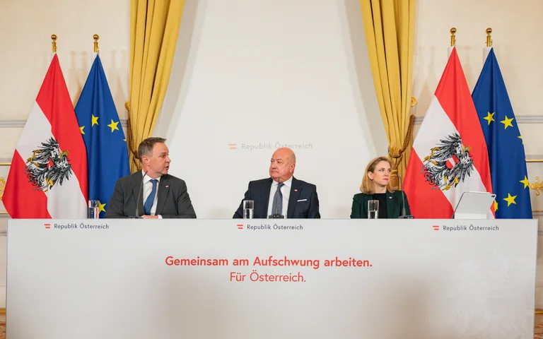 Vorschaubild: Ein Jahr Dreierkoalition: FPÖ spricht von politischem Systemversagen