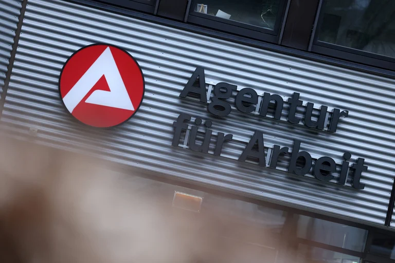 Vorschaubild: 521.000 Zulassungen zum Arbeitsmarkt: Deutschland treibt die Erwerbsmigration massiv voran