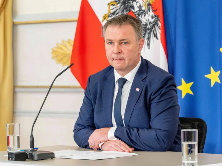 Vorschaubild: PR-Film auf Staatskosten? Streit um 350.000 Euro Förderung für Babler-Film