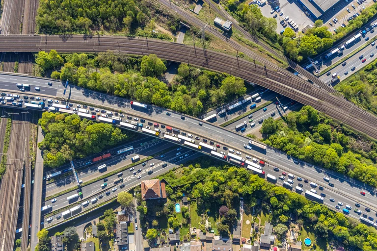 Vorschaubild: Realität statt Utopie: Straßen sind Lebensadern einer Gesellschaft