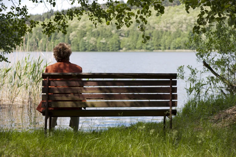 Die Zahl arbeitsloser Frauen über 60 ist seit 2024 stark gestiegen. Gleichzeitig hat sich die Dauer der Jobsuche deutlich verlängert. (Symbolbild)