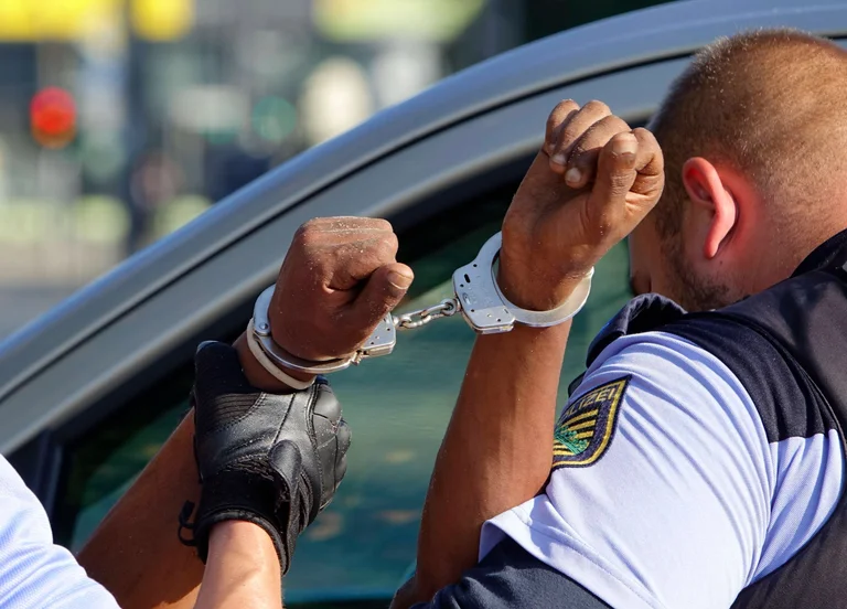 Vorschaubild: Kriminalstatistik: Bei diesen fünf Straftaten sind Ausländer massiv überrepräsentiert