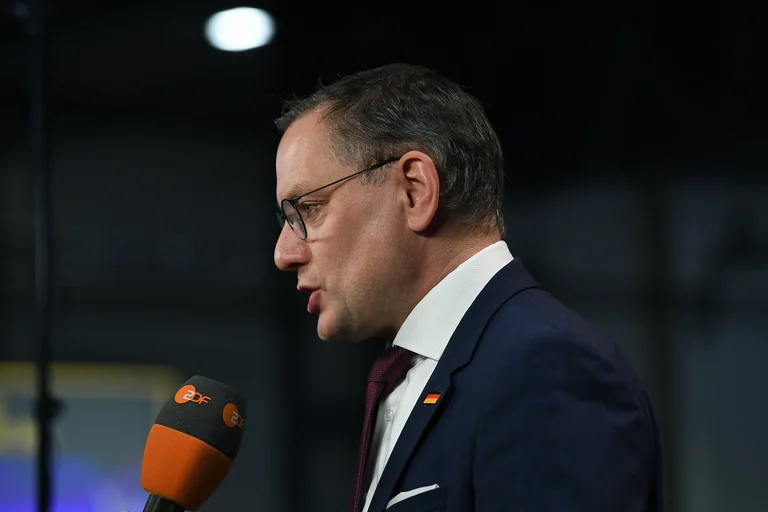 Vorschaubild: Debatte um Gas aus Russland: Chrupalla zerlegt Moralkeule im ZDF