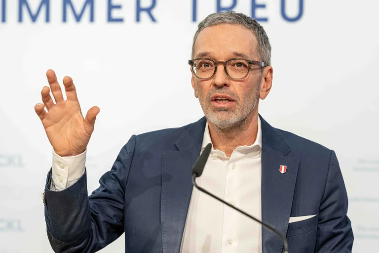 Vorschaubild: Nach Orbáns Niederlage: Kickl rechnet mit EU und heimischem Proporz ab