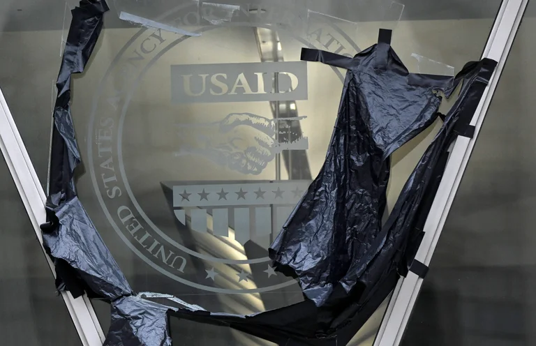 Vorschaubild: Nach Trump-Kürzungen: Vom 272.000-Dollar-Gehalt zum Job im Gewürzladen?