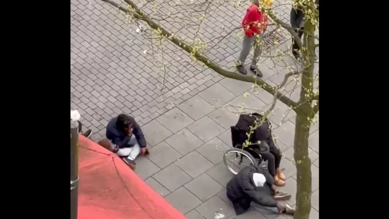Vorschaubild: Hamburgs Problemviertel St. Georg: Migranten campen auf den Straßen