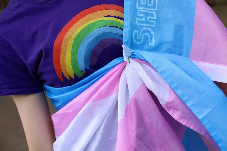 Vorschaubild: Sachsens CDU-Ministerium unter Druck: Verein warb an Schule für Trans-OPs