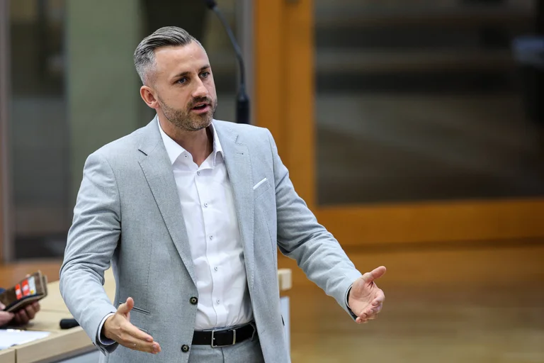 Vorschaubild: Sieben Fälle: So haben Regierungsparteien den Staatsapparat umgebaut