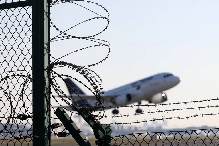 Vorschaubild: Hessen: 41 Prozent der Abschiebungen scheitern – Kosten geheim