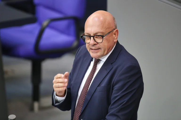 Vorschaubild: CDU verkauft 50.000 Asylanträge als Migrationswende