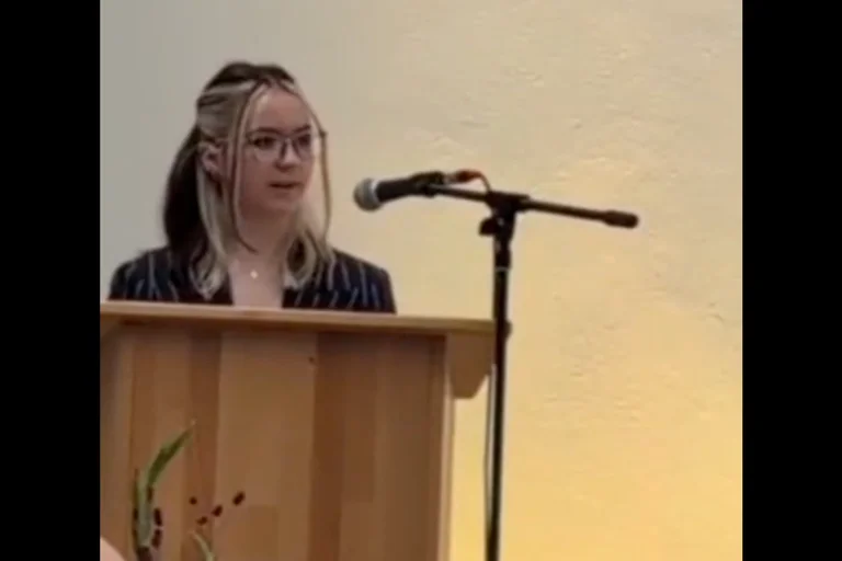 Ellenor Bockentins Abiturrede sorgte weit über ihre Schule hinaus für Aufmerksamkeit, und wirft grundsätzliche Fragen über Leistung, Verantwortung und den Auftrag von Schule auf.