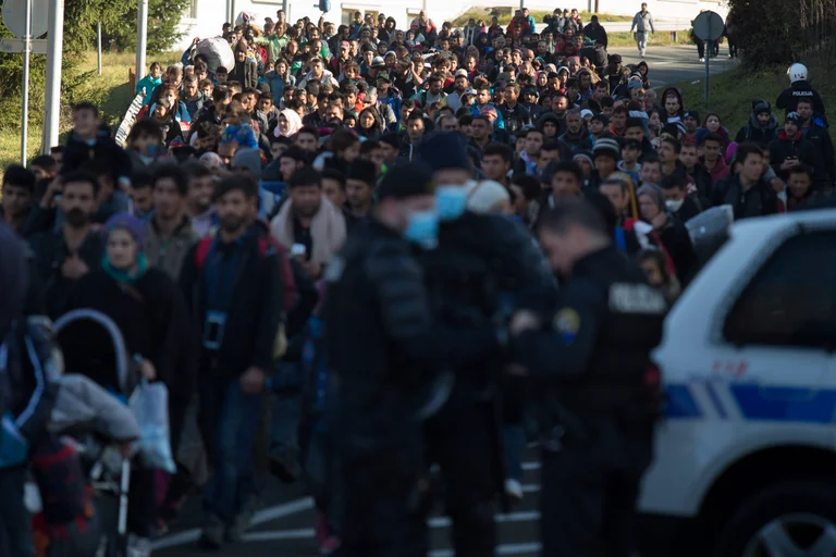 Die Migrationskrise 2015/16 wurde für viele zum Sinnbild eines Staates, der seine Kernaufgaben nicht mehr ausreichend erfüllen konnte.