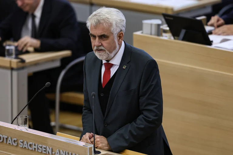 Vorschaubild: Sachsen-Anhalt: SPD entdeckt plötzlich die „Heimat“ – und verlost iPhones