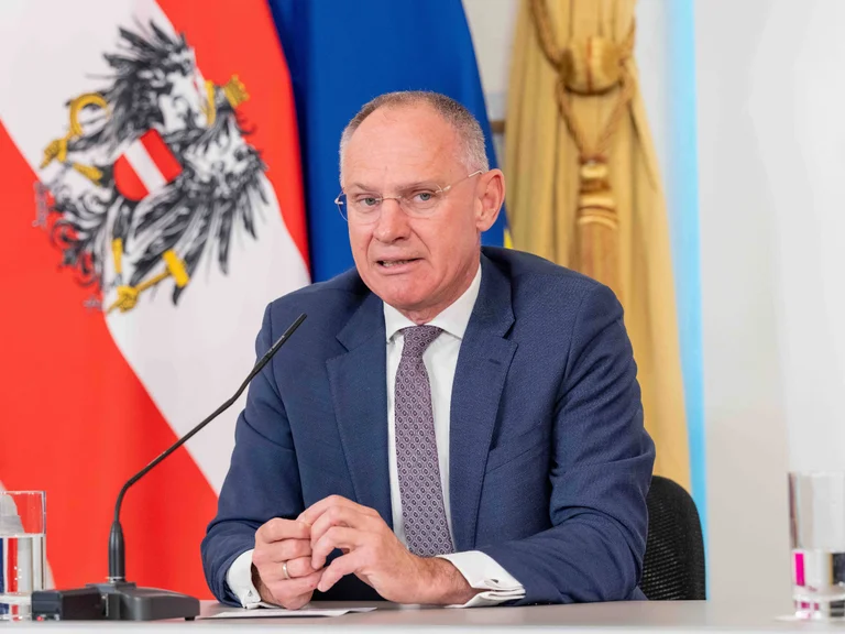 Vorschaubild: Rechtsextremismuszahlen: Kritik an Datengrundlage des Innenministeriums