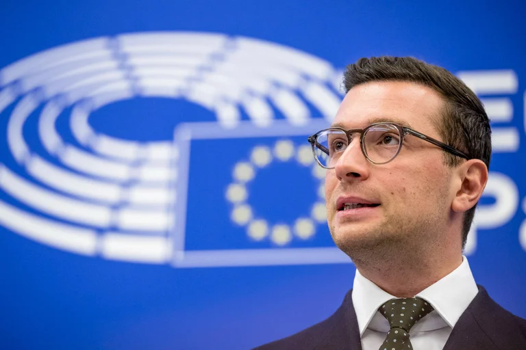 Vorschaubild: Neue EU-Projektion: RN und AfD wären stärkste Einzelparteien im Europaparlament
