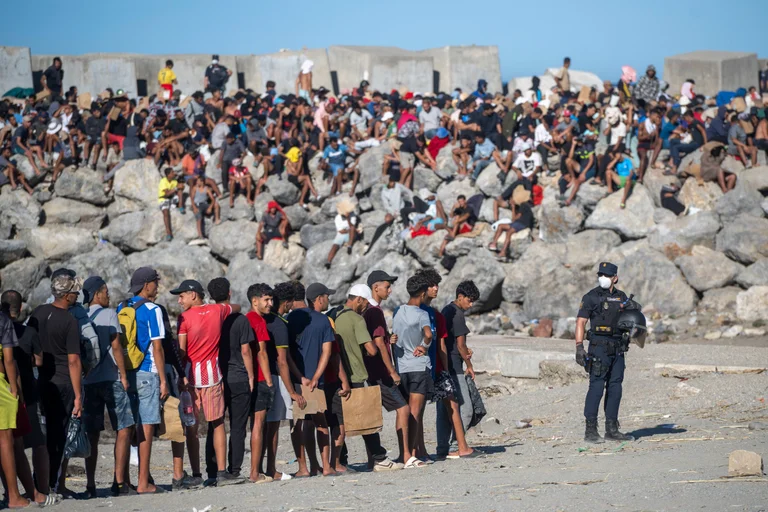 Vorschaubild: Migration als „Verschwörungsmythos“ oder „Waffe“? Doppelter Maßstab beim Standard