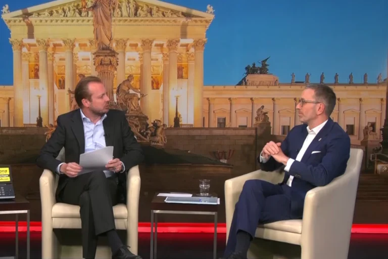 Herbert Kickl weist die Vorwürfe rund um die Identitären zurück und übt zugleich scharfe Kritik am ORF und an Sebastian Kurz.